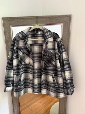 H&M Plaid Shacket Jacket in Navy and Cream Medium